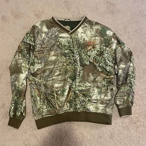 Cabela’s camo pullover.
